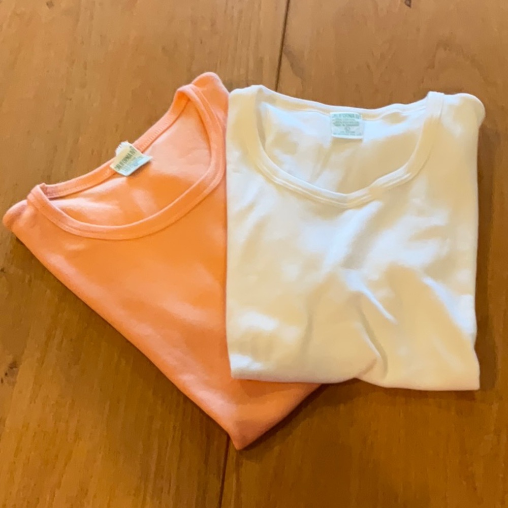 2 vintage california Ivy large tee shirts white and peach